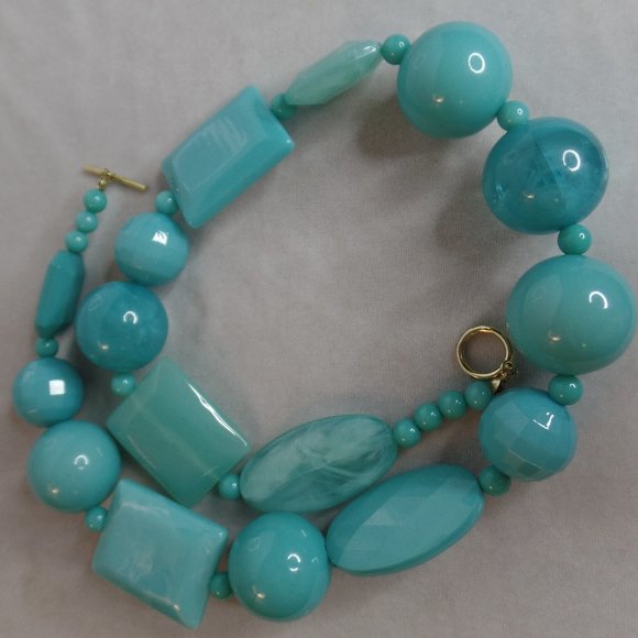 Chunky Turquoise Colored Lucite Necklace - Picture 2 of 12